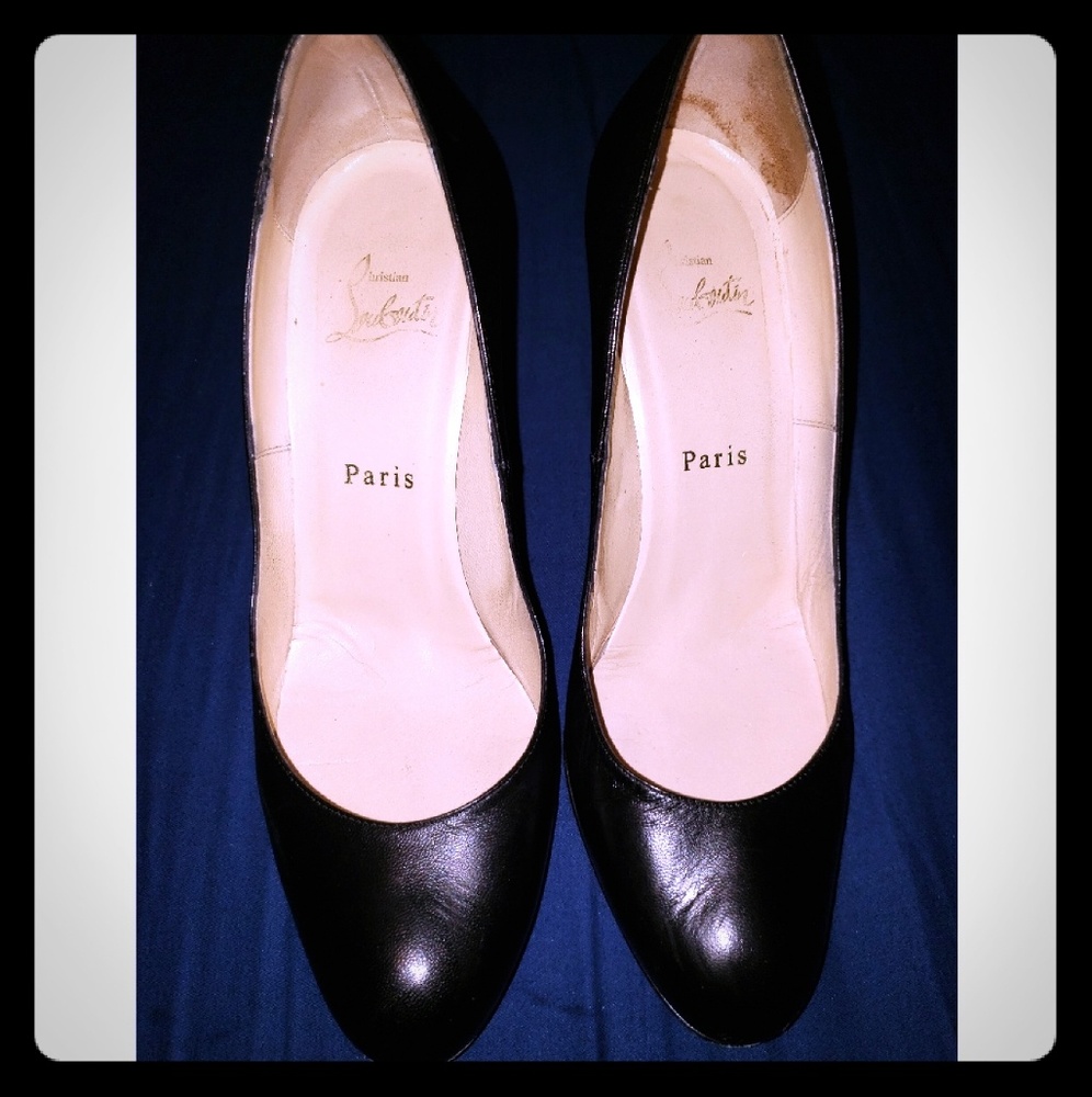 Black 2"heel Christian Louboutins
